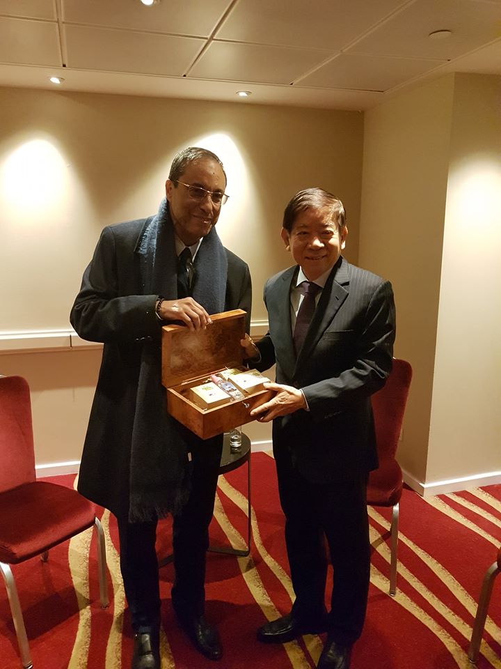 Entretiens entre le Ministre de l’Equipement, du Transport, de la Logistique et de l’Eau et le Ministre du Transport de Singapour en marge de l’assemblée générale de l’OMI