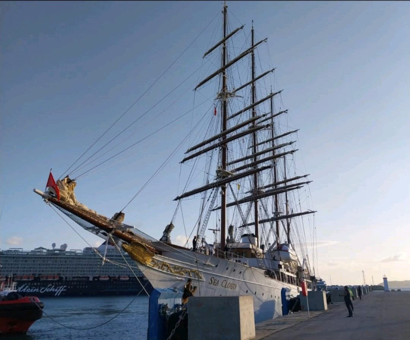 Escale au port de Tanger Ville du Voilier à quatre mâts Sea Cloud I